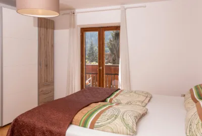 Moderne Schlafzimmer in der Ferienwohnung Südtirol
